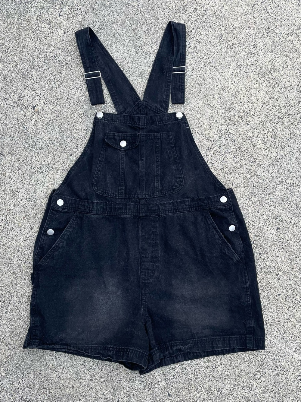Black No Boundaries denim carpenter shorts overalls size XL